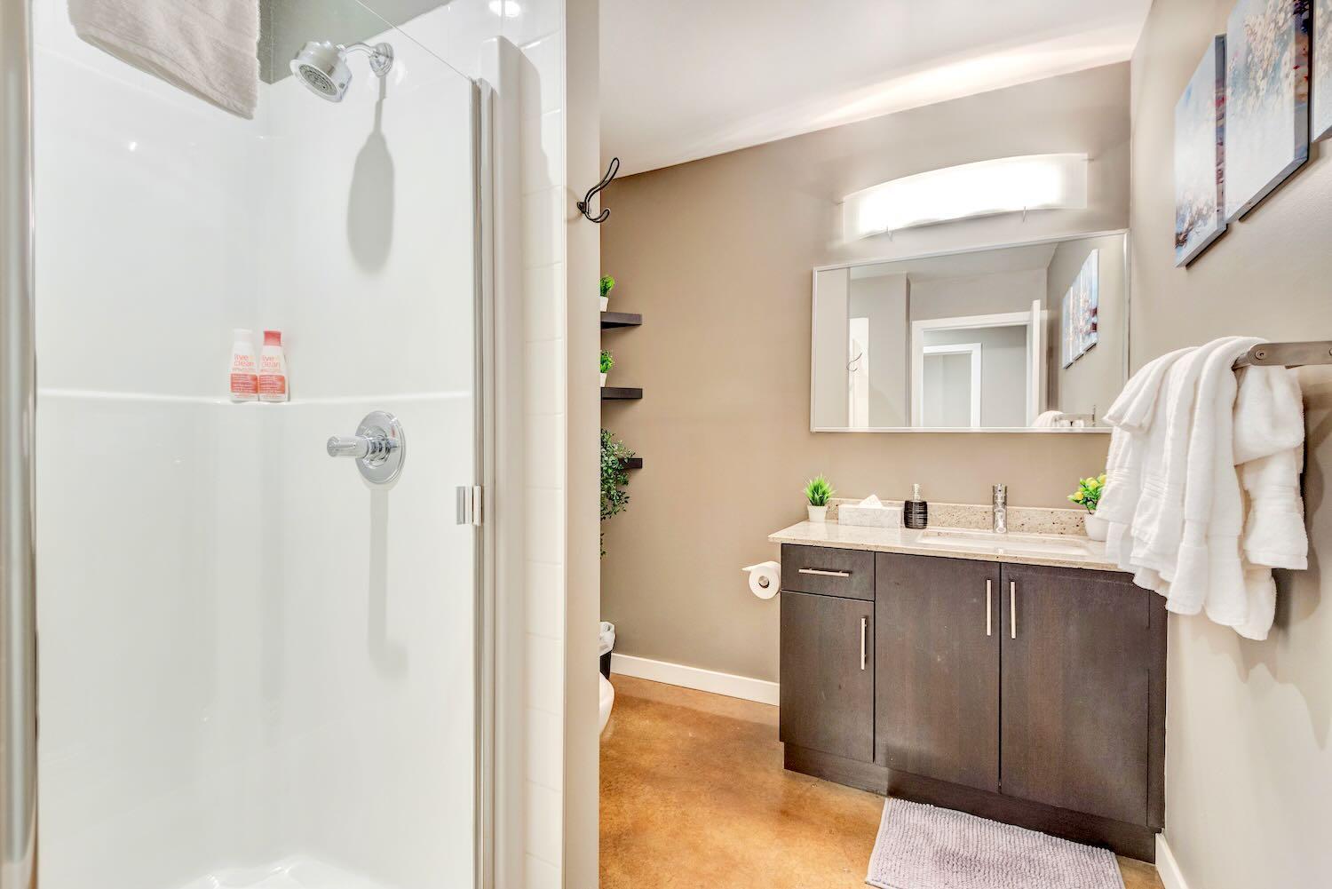 Modern 2Br Condo - King Bed - Downtown City Views Calgary Ngoại thất bức ảnh